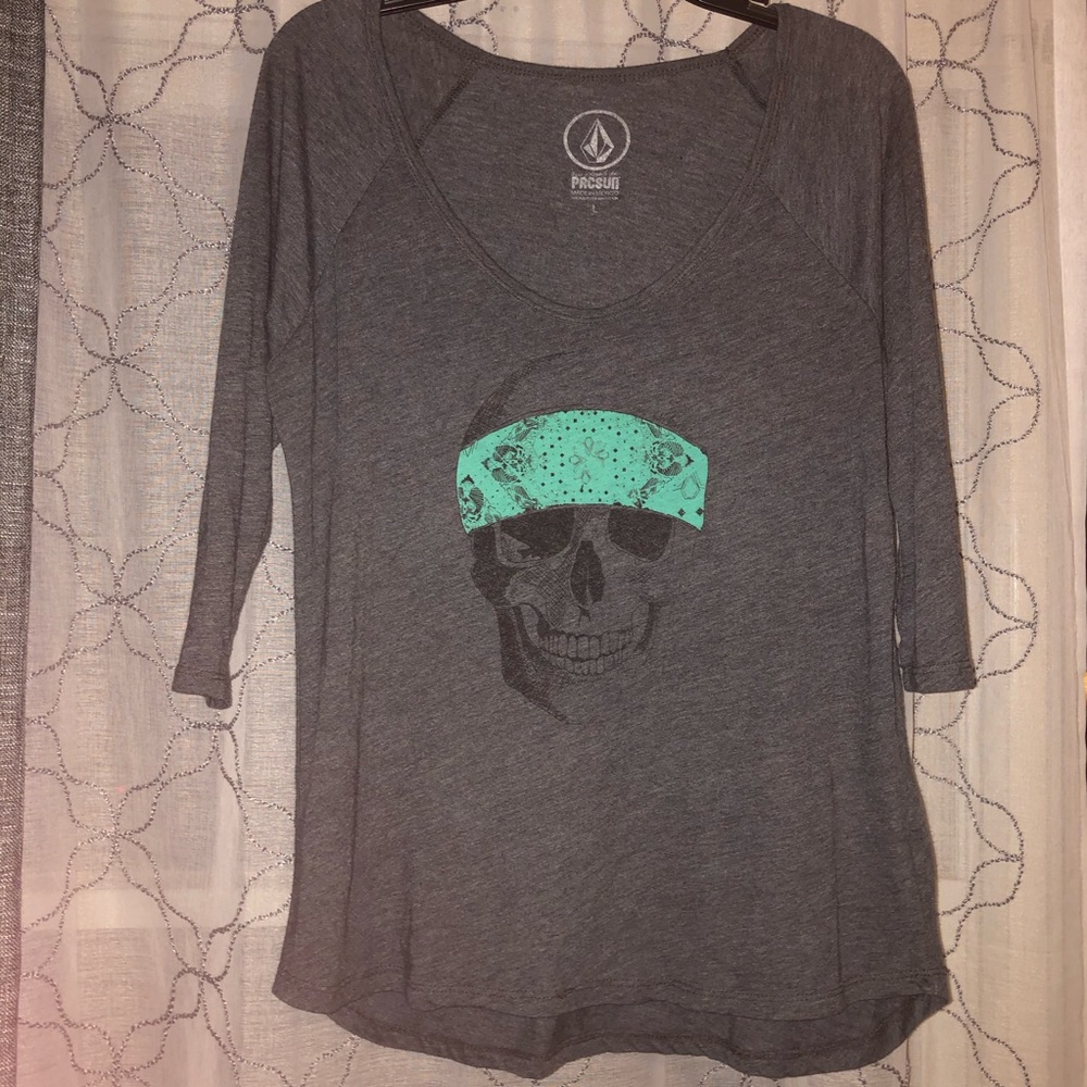 Gently used Skull Top